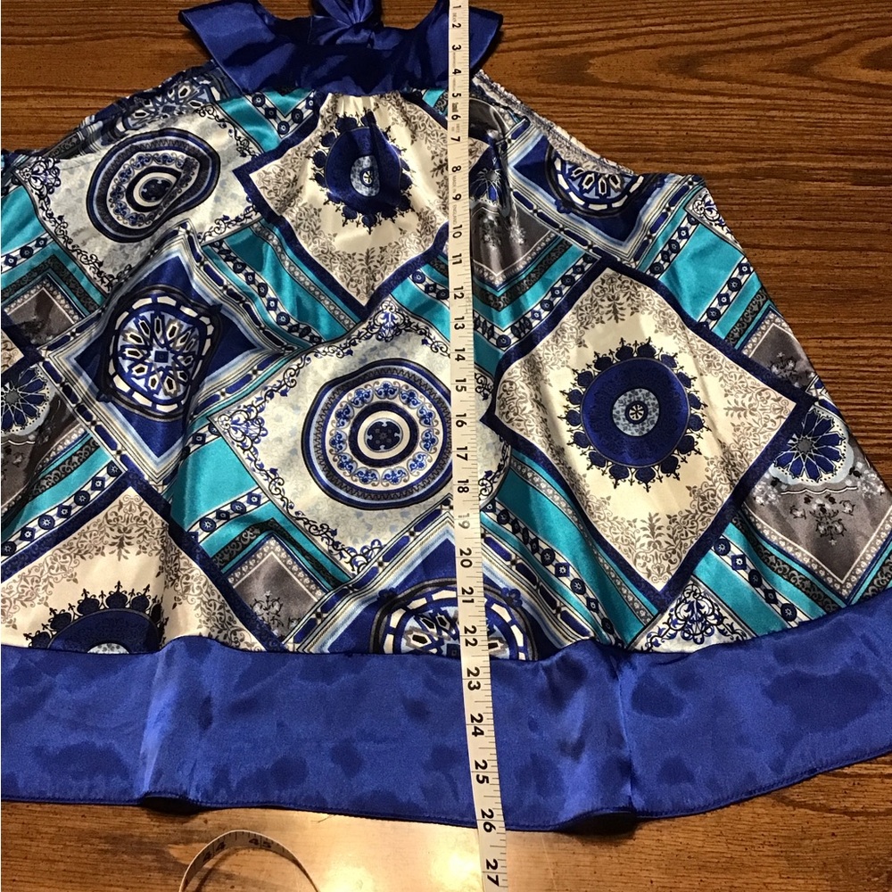 Women’s size large Too Mi Blue sleeveless Top